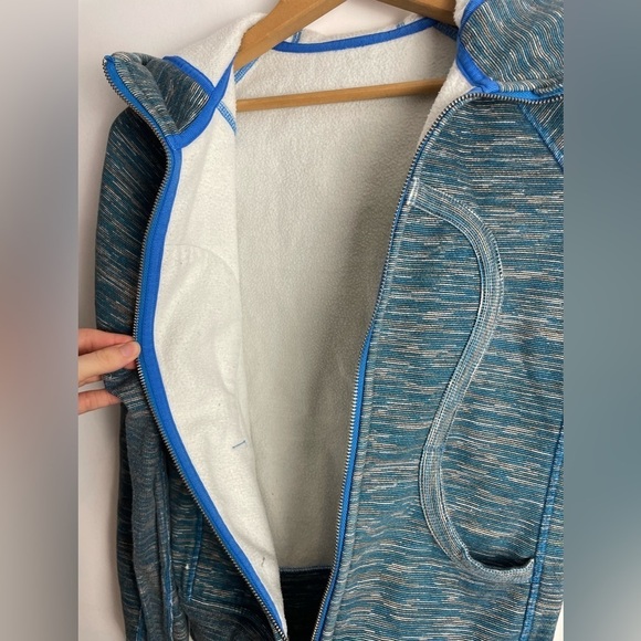 Lululemon Scuba Hoodie “Wee Are From Space” Size 6 - Picture 6 of 10